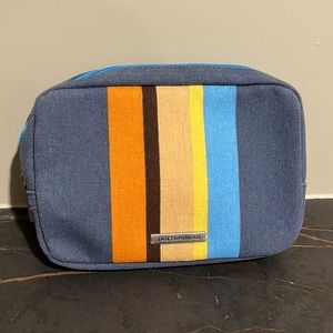 Jantaminiau Toiletry Bag, offered by KLM Airlines